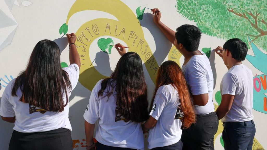 Jóvenes de Cancún participan en Tequios y Murales por la Paz