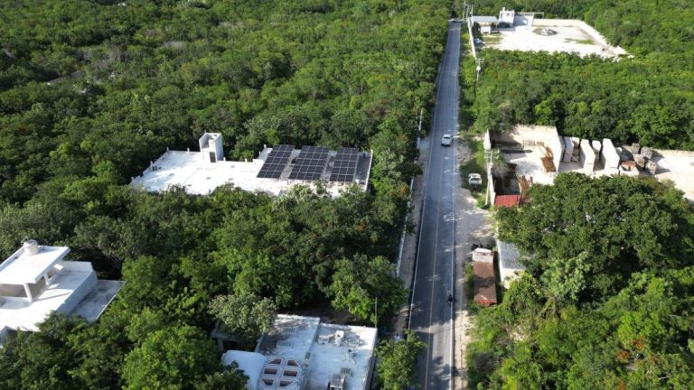 Pavimentación de la Calle 5 Sur en Puerto Morelos mejora la calidad de vida de 150 familias